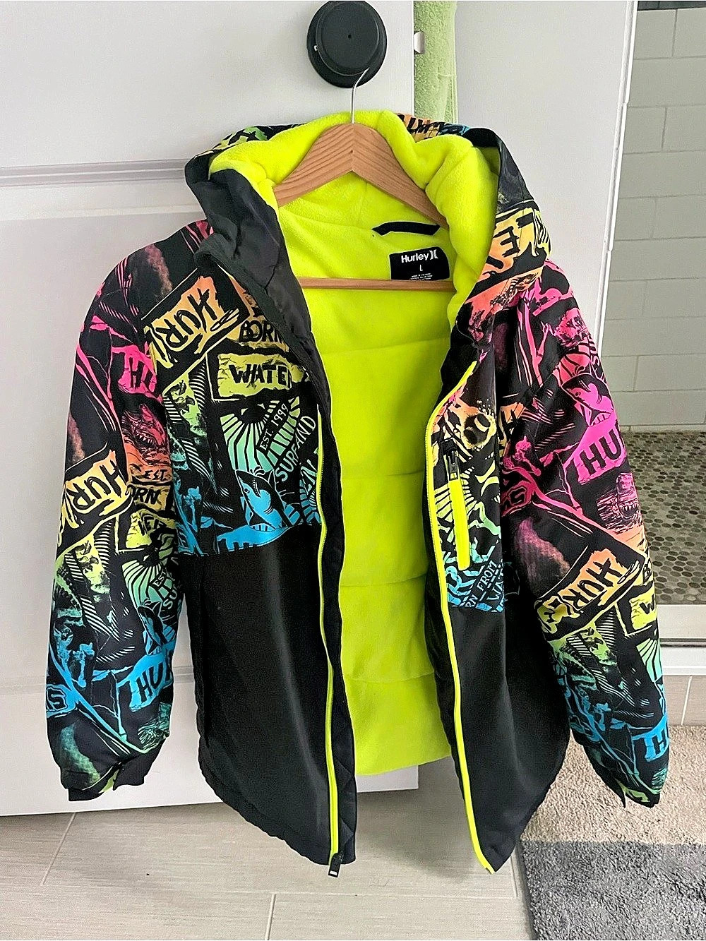 Hurley Big Boys Printed Snowboard Jacket in Black & Green